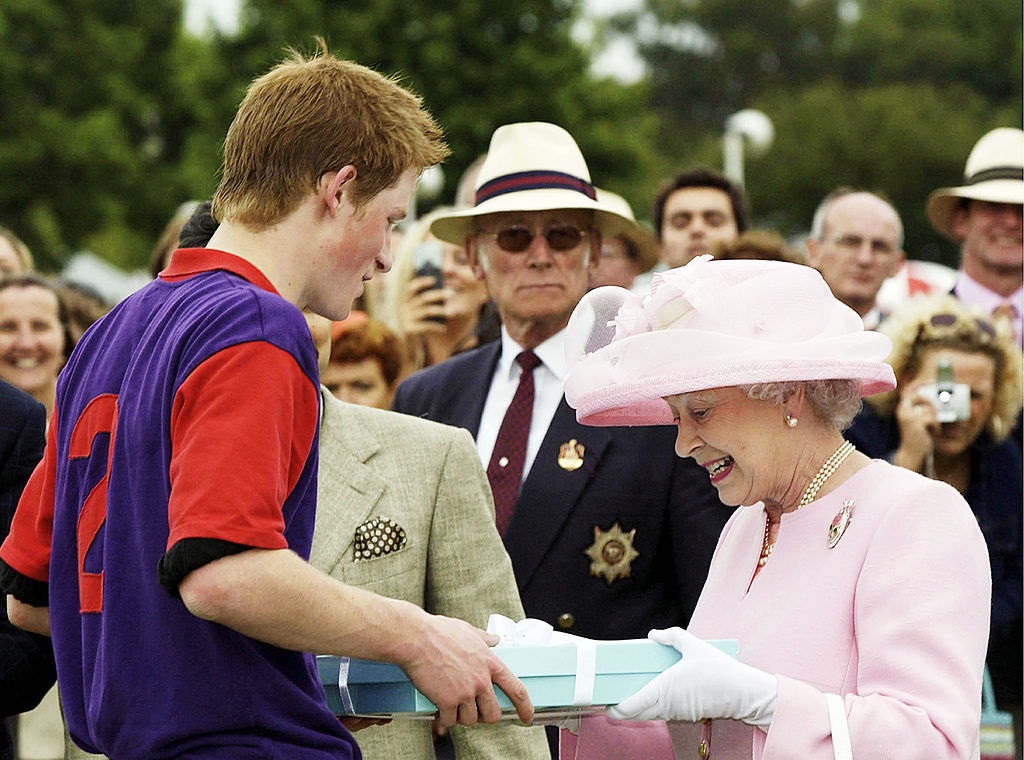 Harry herceg és II. Erzsébet királynő