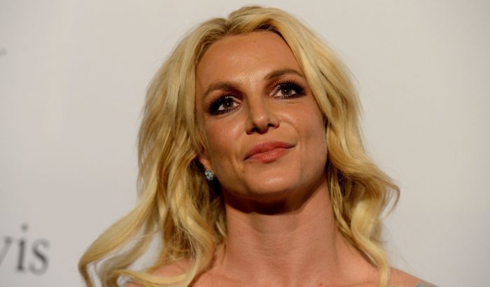 Britney Spears újra énekel, és még mindig elképesztő hangja van