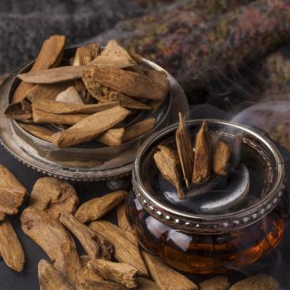 A világ legdrágább fafajtája értékes parfümalapanyag