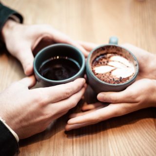 Miért egy 30 perces kávézás a legjobb első randi?