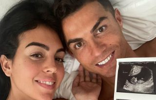 Cristiano Ronaldo barátnője ikreket vár, így már hatgyerekes apuka lesz a focisztár