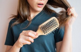 Meglepő okok, amiktől hullhat a hajad
