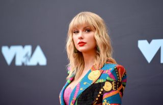 Taylor Swift anyukáját is megtévesztette lánya hasonmása