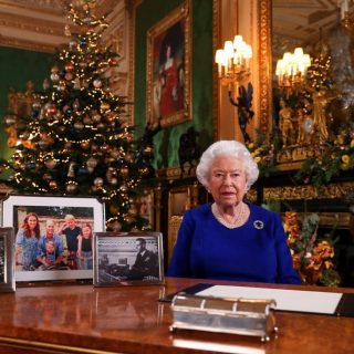 Az angol királyi család különös karácsonyi szokásai