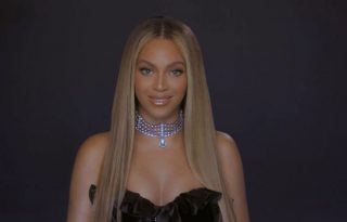 Beyoncé metál manikűrjét utánozza mindenki