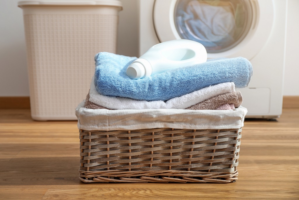 Így lehetnek puhák és illatosak a ruháid otthon készült öblítővel