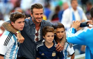 Telik az idő: Beckhamék legkisebb fia 17 éves lett