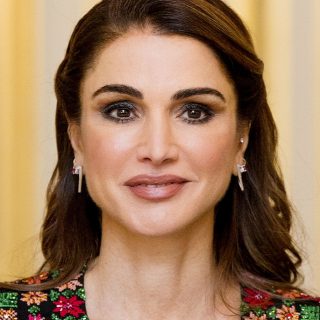 Ő Rania jordán királyné, aki 6 hónappal az első randi után hozzáment szerelméhez