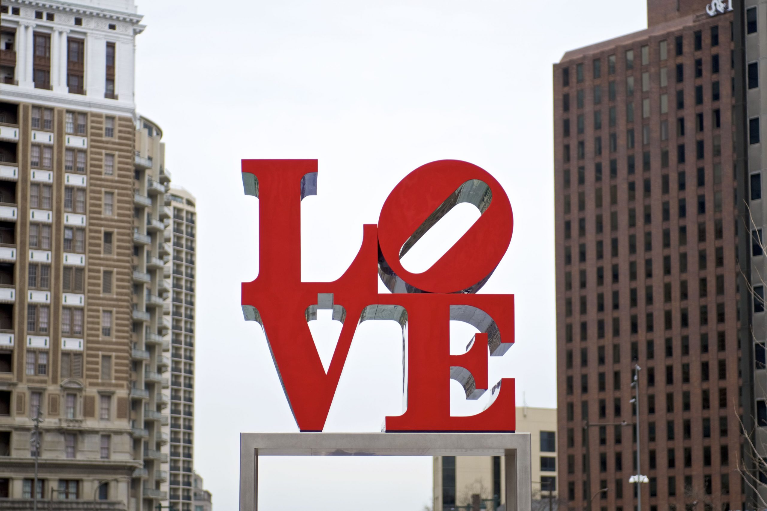 LOVE szobor Philadelphiában 