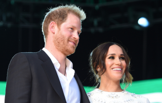 Harry és Meghan egy évvel Oprah után: távolabb a királyi családtól, mint valaha