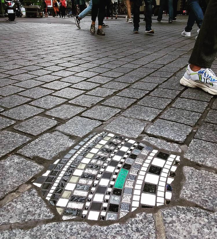 ememem-mozaik-street-art-uthiba