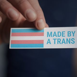 Ezt a terméket egy transznemű munkavállaló készítette – elfogadod?