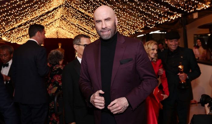 Leesik az ember álla: John Travolta lánya, Ella a New York Fashion Week kifutóján debütált