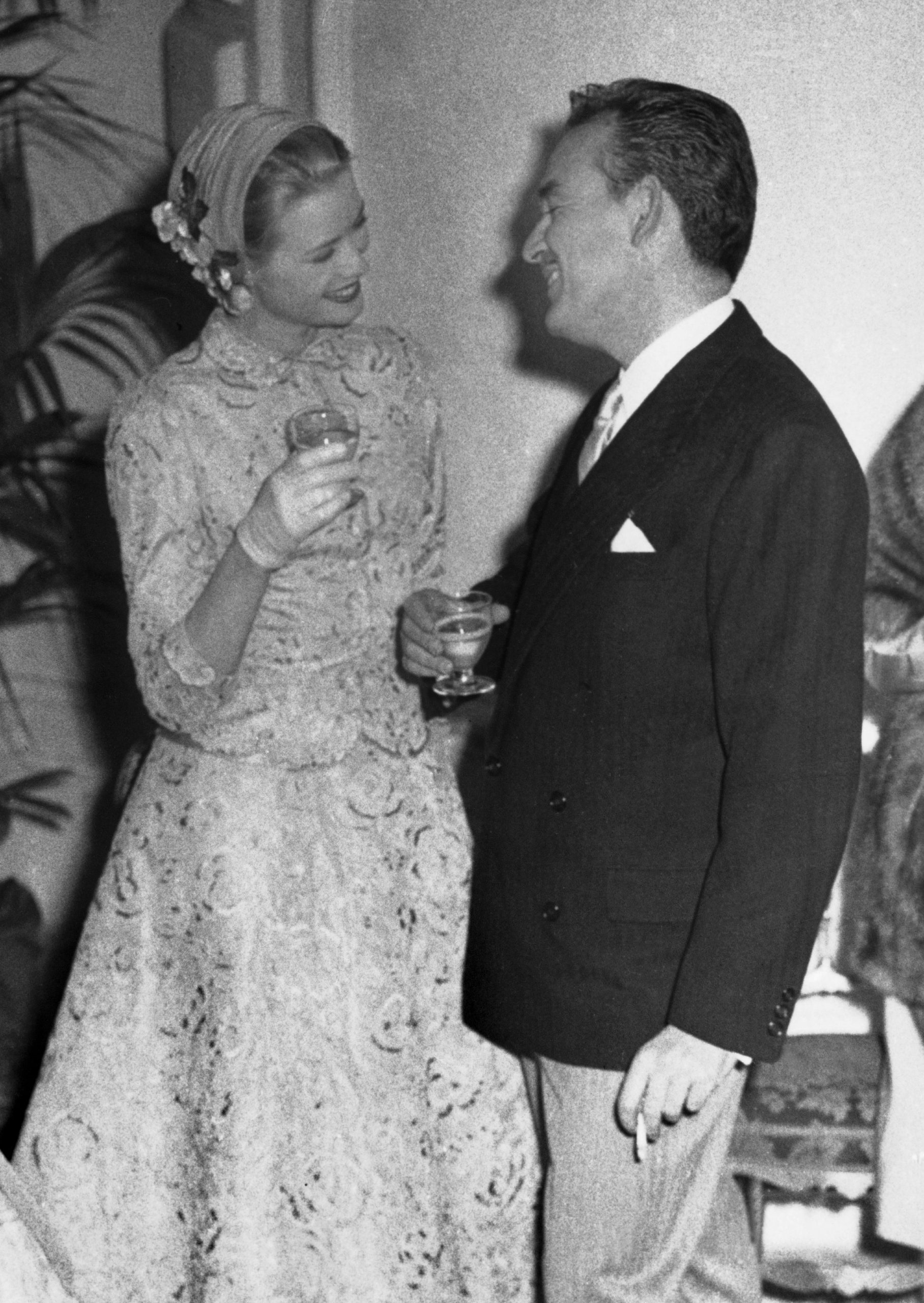 Grace Kelly és férje a polgári esküvőjük után 1956. április 19-én