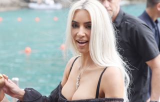 Kim Kardashian két régi ruháját vette fel testvére esküvőjére