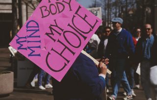 Amerikában nők milliói veszítették el az abortuszhoz való jogukat. Vajon mi vár a magyar nőkre?