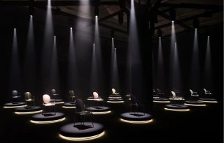 Sikkes széket tervezett a Diornak a sztárdizájner