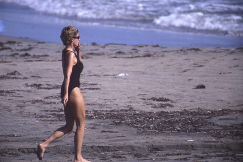 Diana hercegnő fürdőruhában