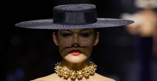 Lélegzetelállító haute couture kollekciót mutatott be a Schiaparelli