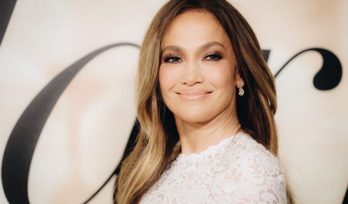 Jennifer Lopez ragyogó barna körmei elhozták a tökéletes őszi inspirációt