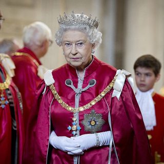 Ilyen megszorításokkal spórol II. Erzsébet királynő