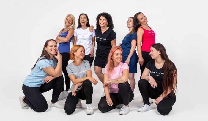 Nem vesszük komolyan az alacsony nőket – a magyar márka ezen szeretne változtatni