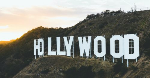Ráncfelvarrást kap 100. születésnapjára a Hollywood felirat