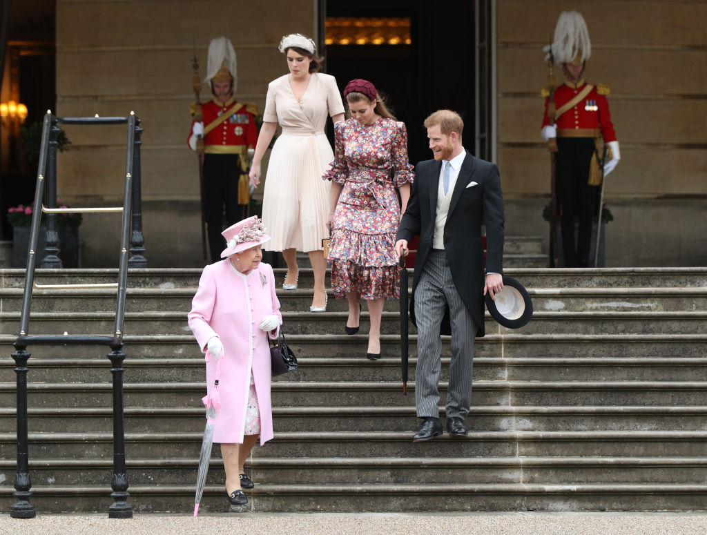 II. Erzsébet és Beatrix hercegnő, Eugénia hercegnő és Harry herceg