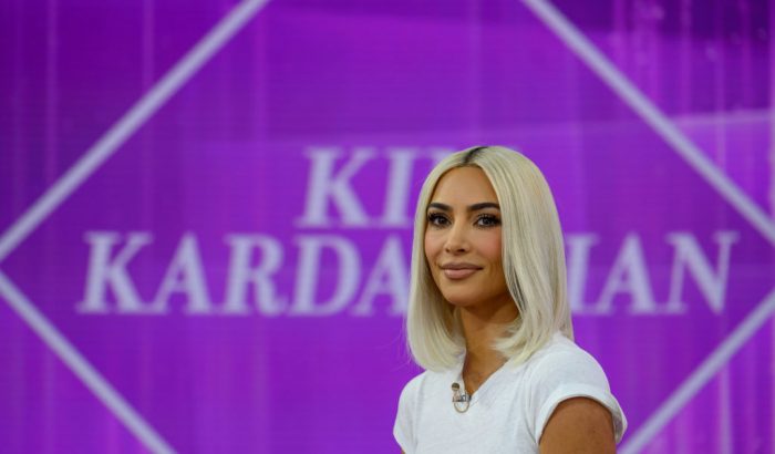 Szakítása után idegtudóssal randizna Kim Kardashian
