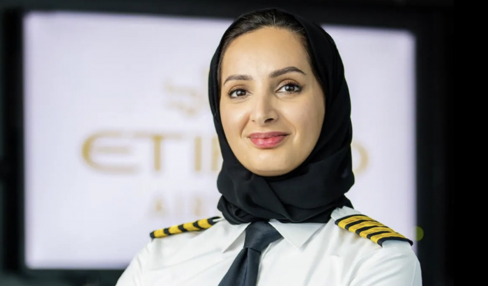 Aisha Al Mansoori az Egyesült Arab Emírségek első női kapitánya