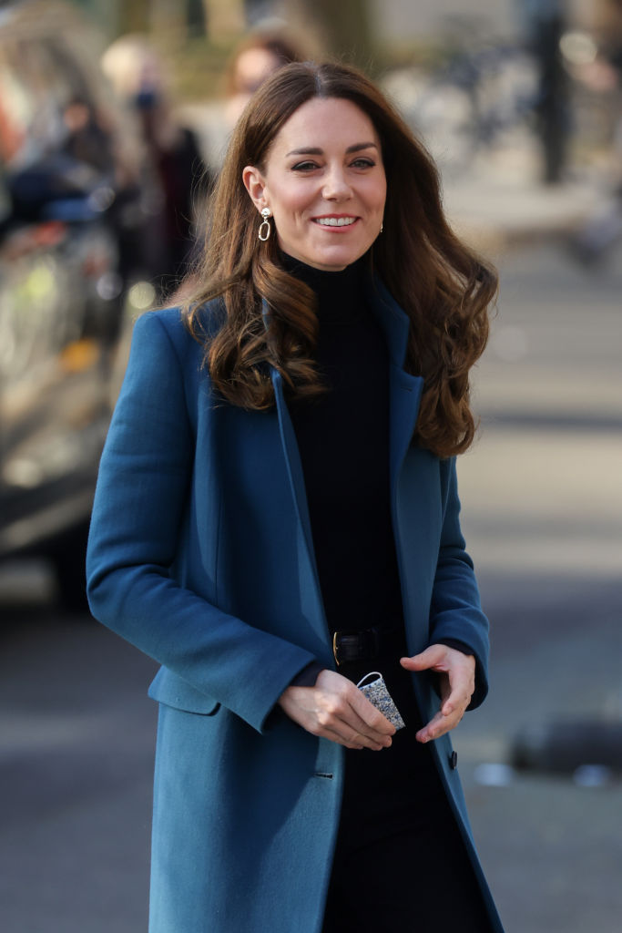 Katalin hercegné kék kabátban