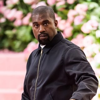 Kanye West meztelen fotókkal és pornóval zaklathatta az alkalmazottait