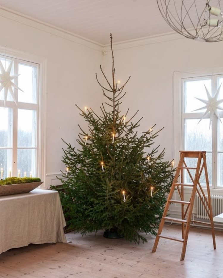 Nincsen skandináv karácsonyfa gyertya nélkül