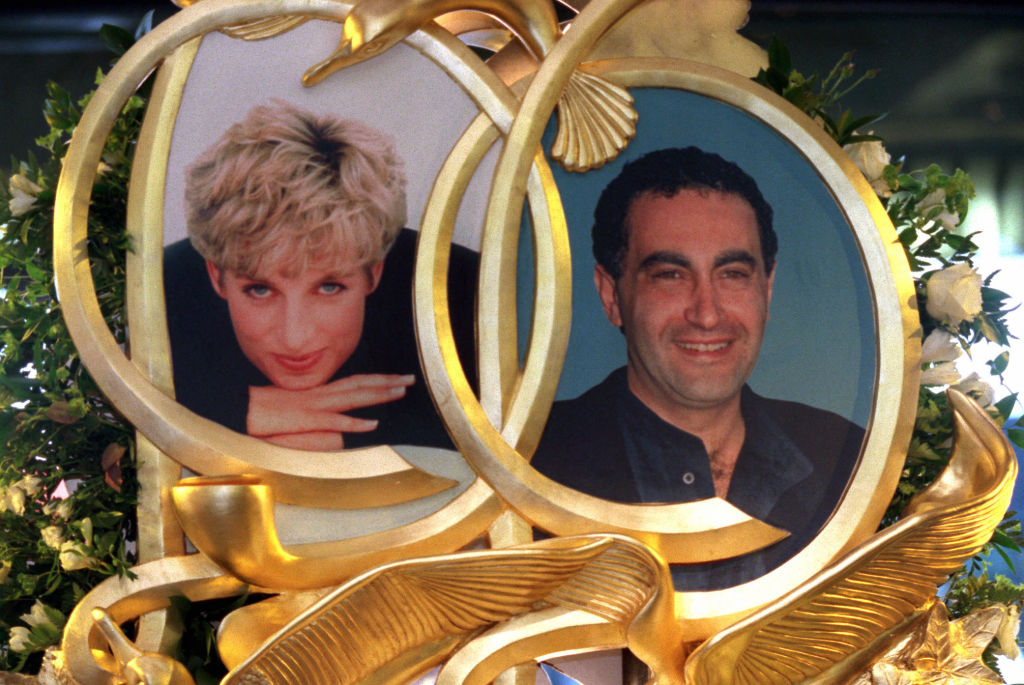 Diana és Dodi gyászképei a tragédia után.