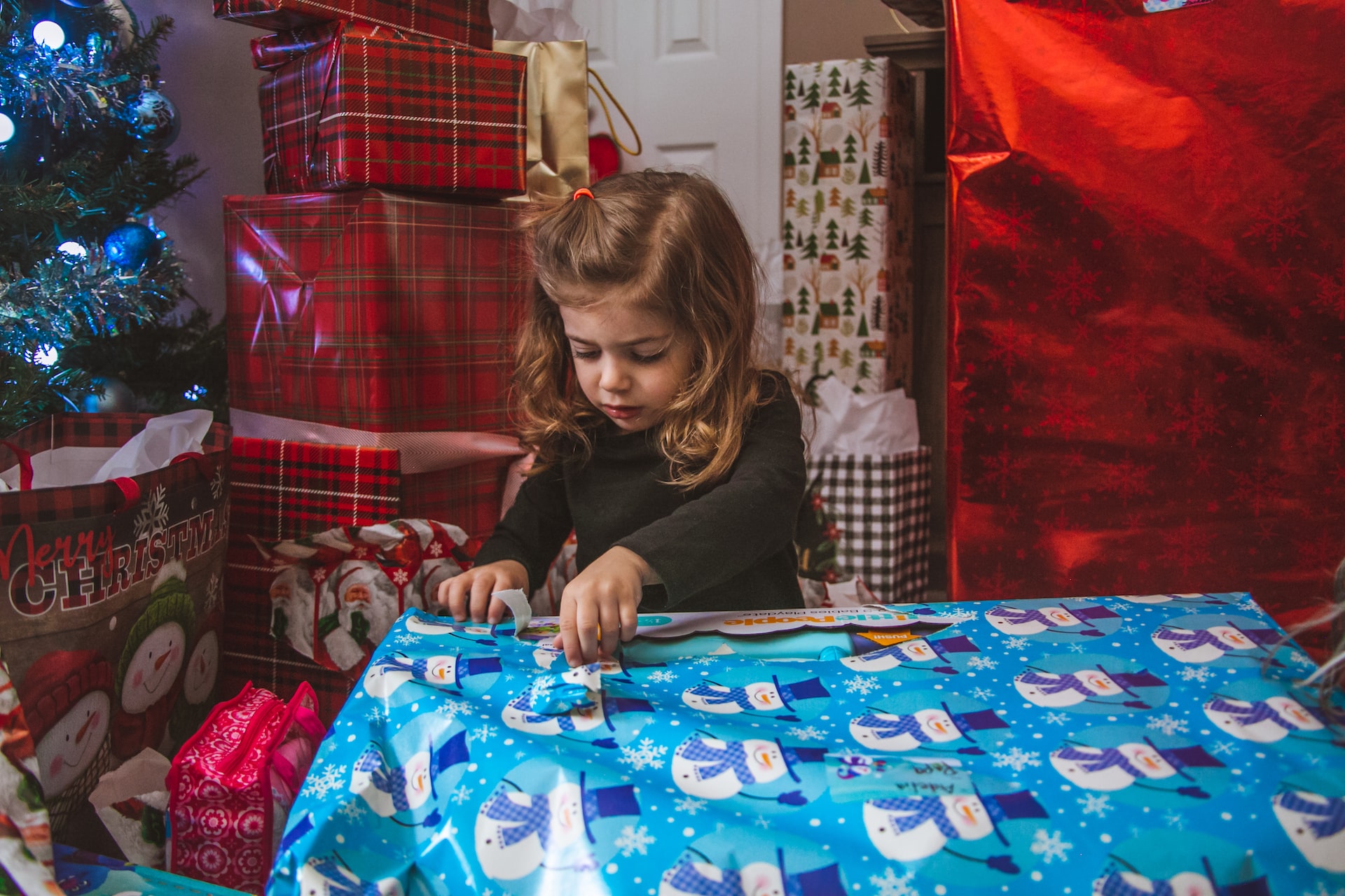 Hogy kerül az ajándák a fa alá egy anyaotthonban?