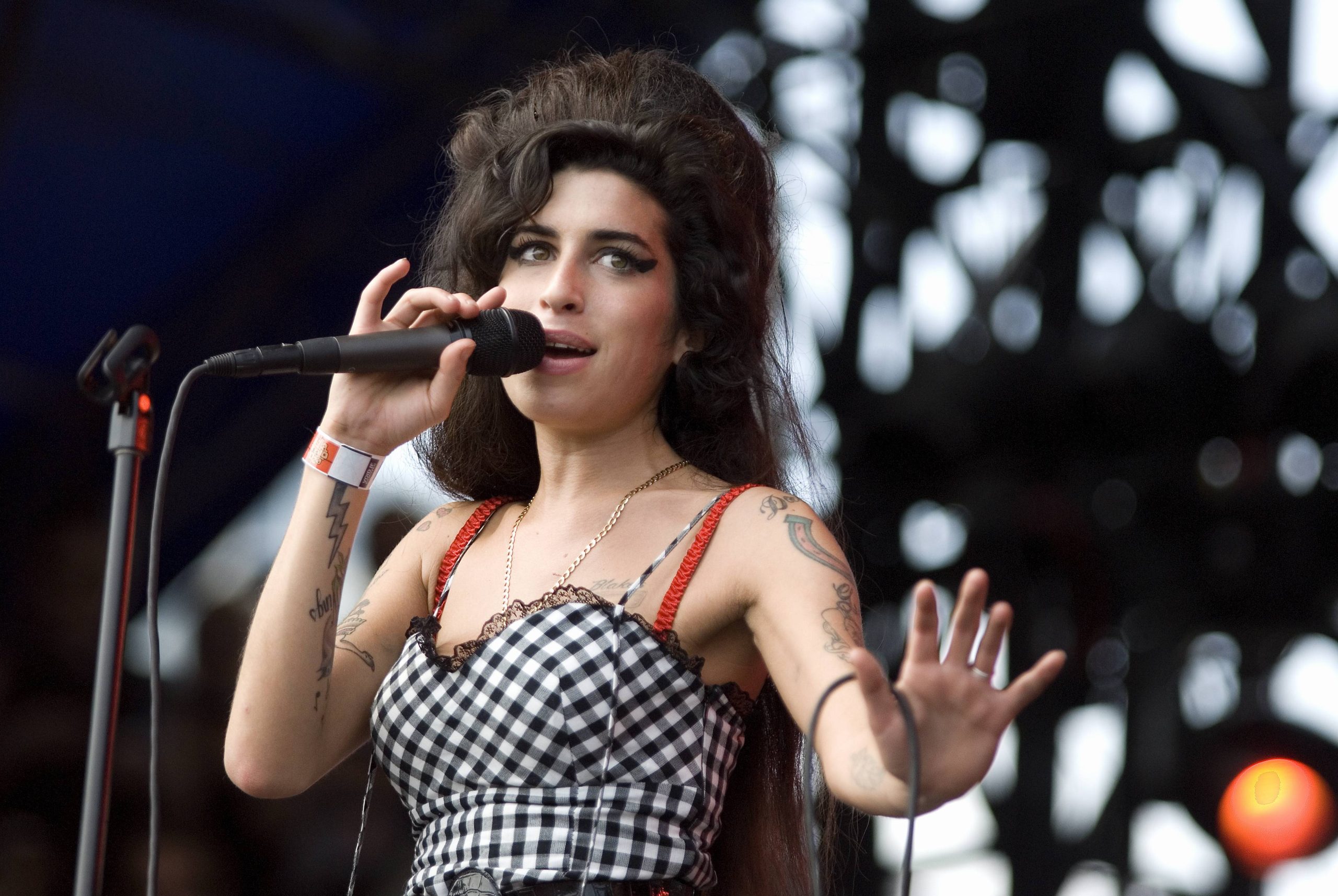 Még csak forgatják, de a rajongók már most utálják az Amy Winehouse-filmet