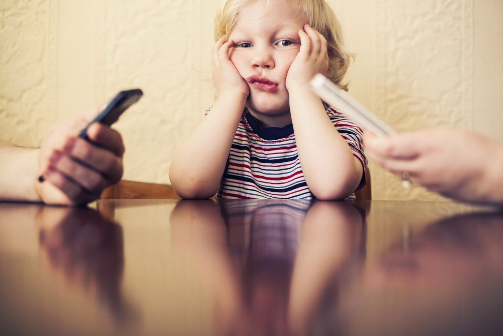 gyerek-mobiltelefon-szulo-detox