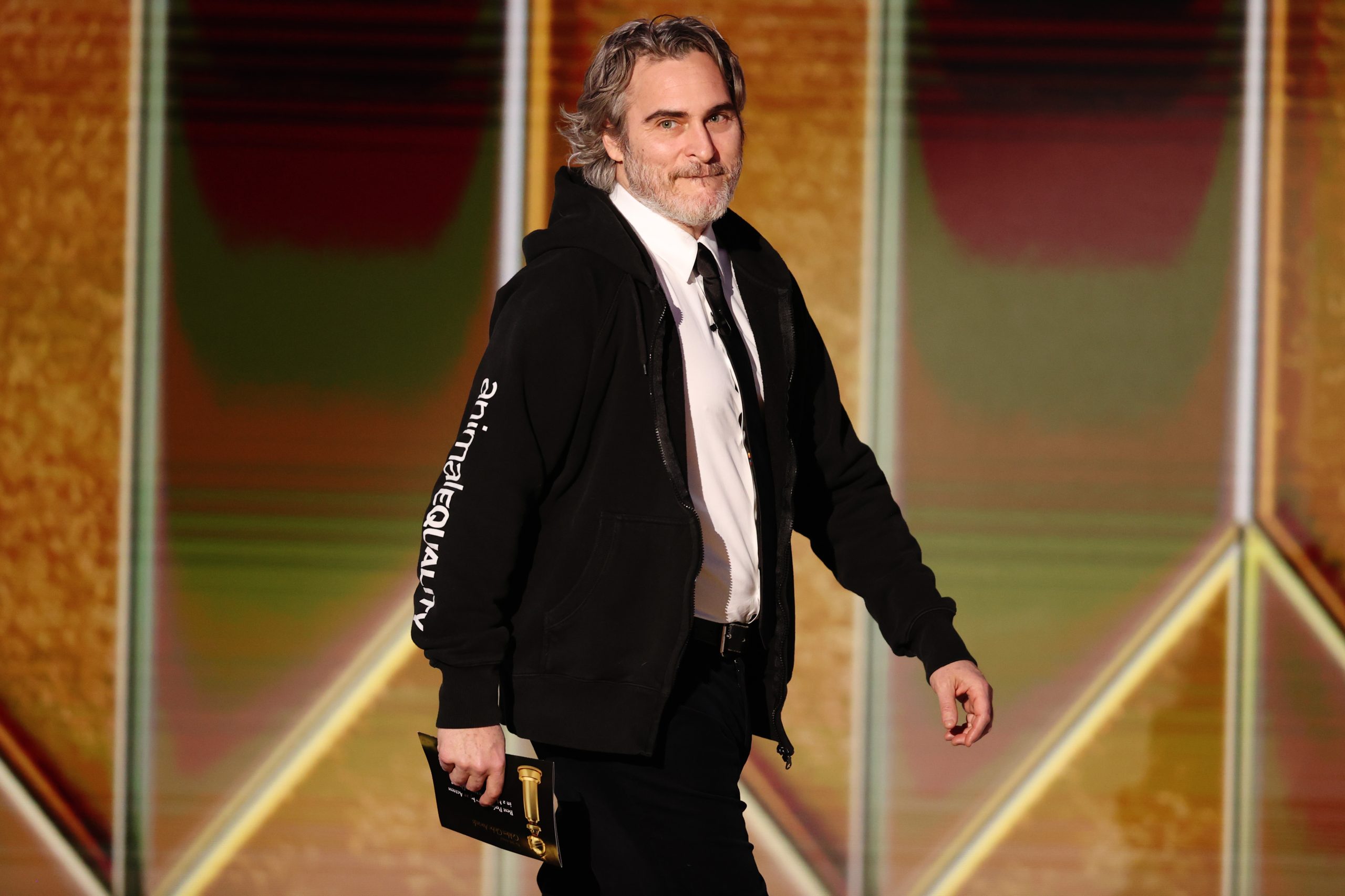Friss fotók készültek Joaquin Phoenix-ről, amint magát üldözi a Joker forgatásán