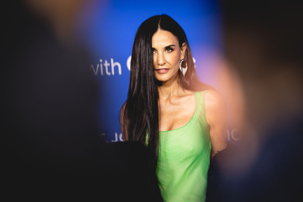 Demi Moore a Fashion Trust US Awards-on.