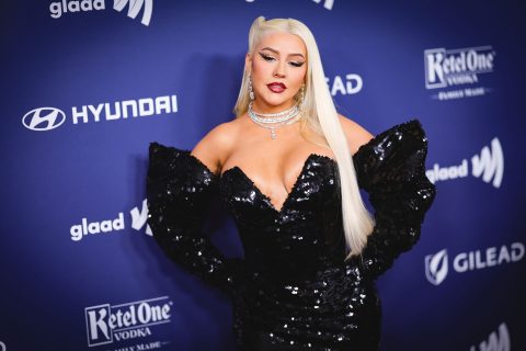 Christina Aguilera vagina-tematikájú körmeit neked is látnod kell