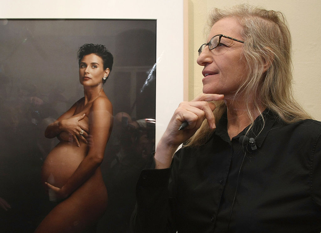 Annie Leibovitz fotós és Demi Moore ikonikus címlapja