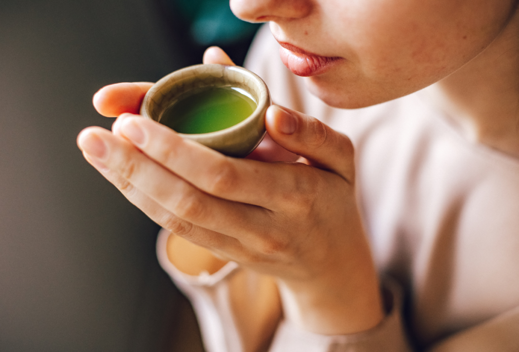 A zöld tea hasonló hatást fejt ki a zsírégetés szempontjából, mint a kávéban található koffein