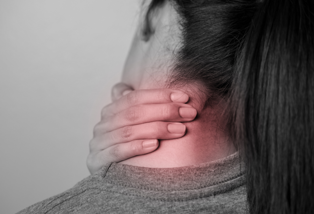 Ha a nyakból sugárzik a fájdalom a hát felső szakaszába, a gerincvelő is érintett lehet