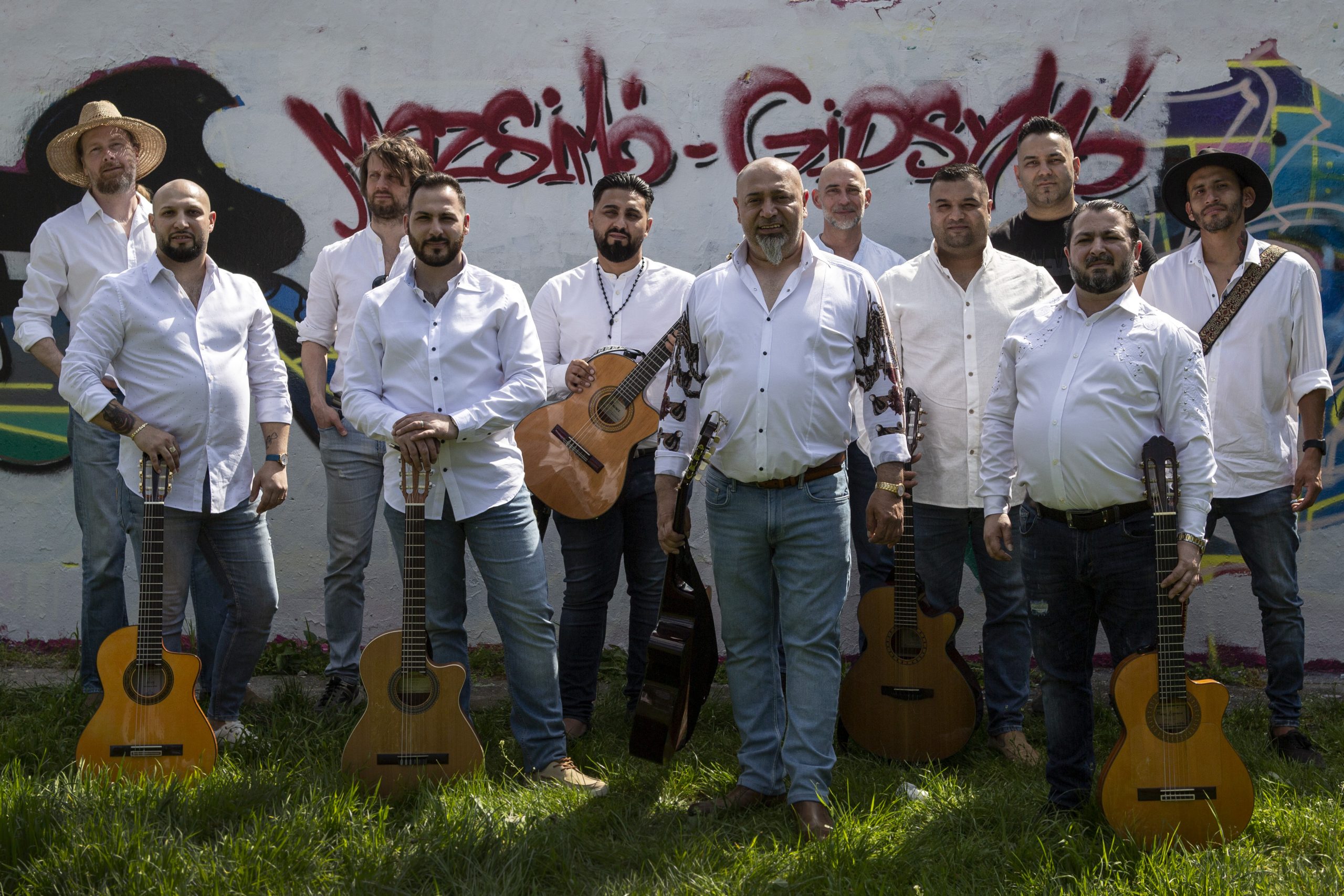 Cigány DNS: különleges lemezzel örvendeztet meg az első katalán rumbát játszó hazai zenekar, a MazsiMó-GipsyMó