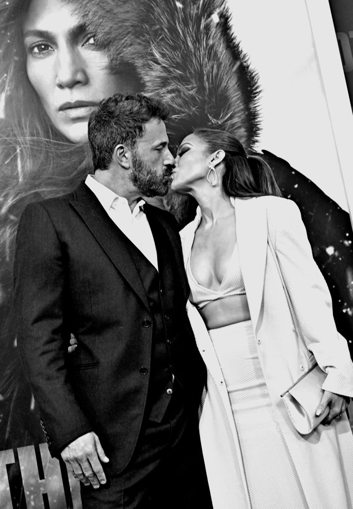 Megőrül az internet Jennifer Lopez és Ben Affleck vörös szőnyeges csókjáért