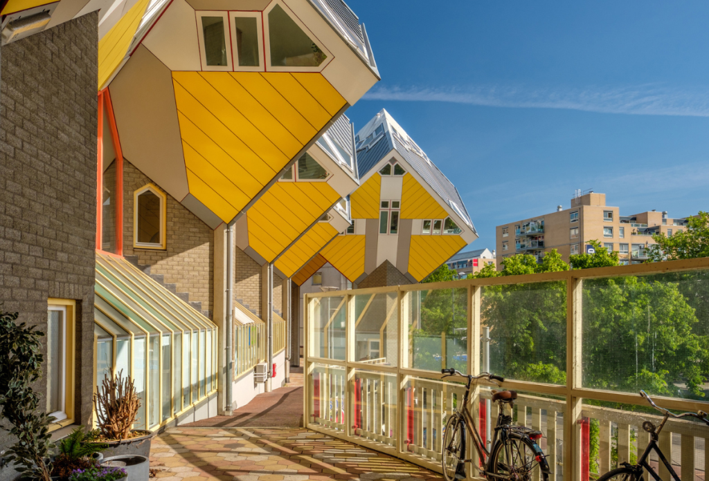 A kockaházak legfelső szintjéről remek kilátás nyílik Rotterdamra