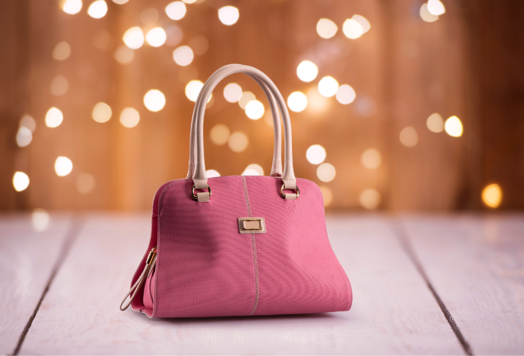 Egy dizájner bőr táska is tökéletes ajándék lehet eljegyzési gyűrű helyett