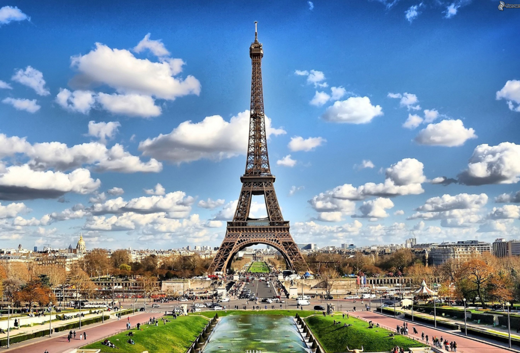 Európában Párizs lett a legnagyobb turistacsapda város