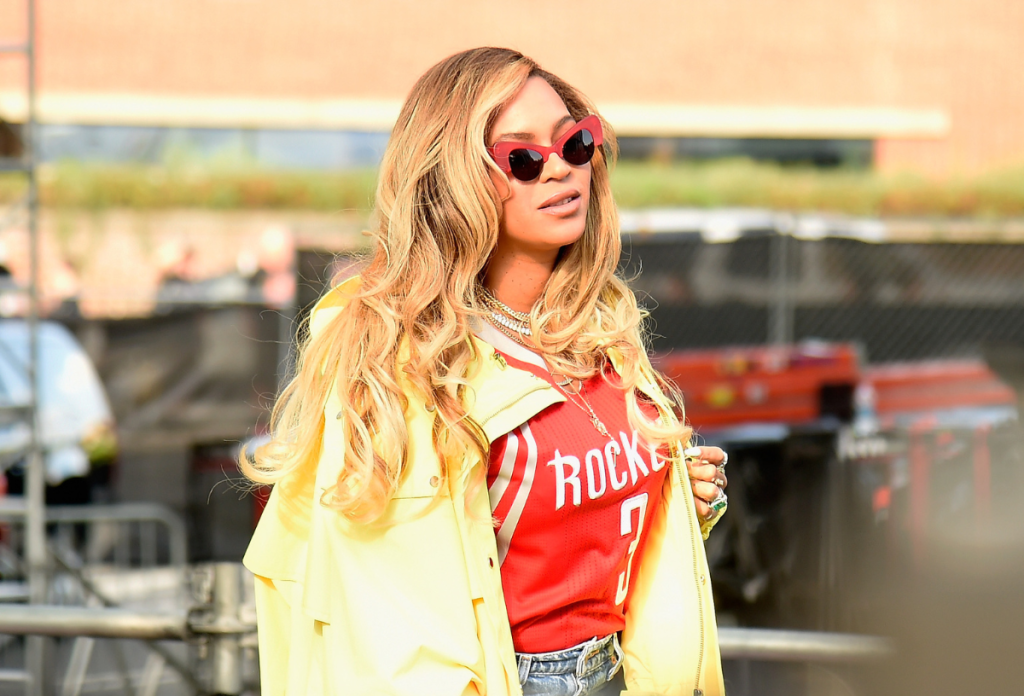 Beyoncé is kerek arcú, ő a cicaszem napszemüveg nagy rajongója