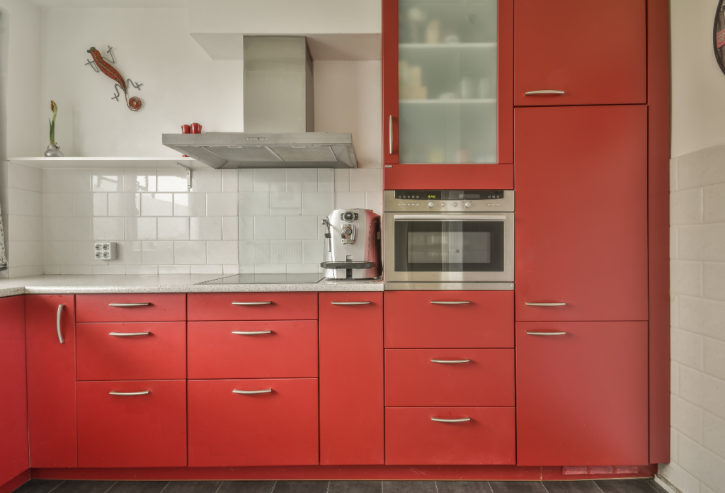 Még ha eleinte tetszik is, a piros bútor vibrálását hamar megunhatjuk